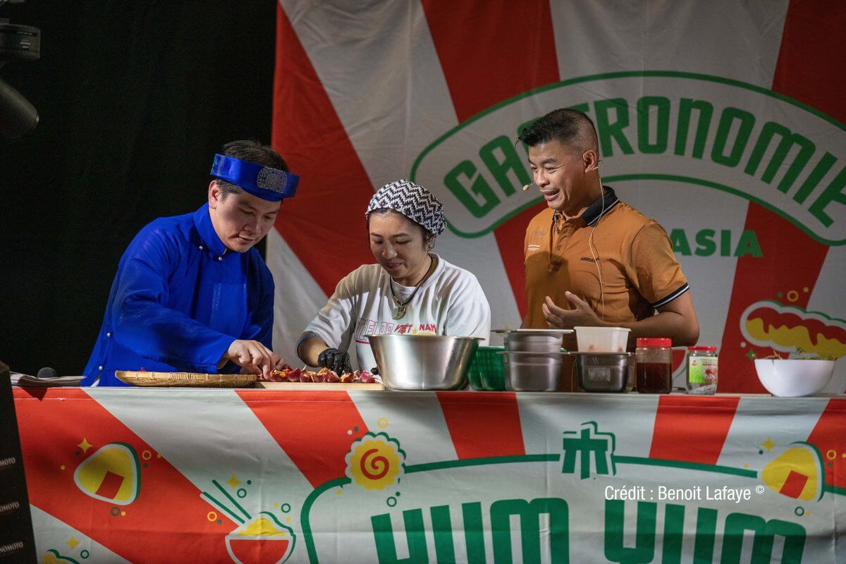 Démonstration culinaire sur la scène gastronomie d'Animasia