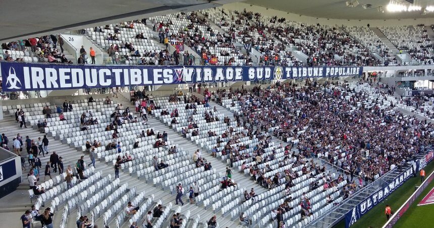 Virage sud du stade des Girondins de Bordeaux, tribune des supporters Irréductibles