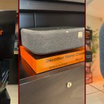 Trois photos du Décodeur Home Cinema d'Orange : le totem Nouveau Décodeur Home Cinema, le boîtier sur son socle orange et une enceinte immersive Bang & Olufsen